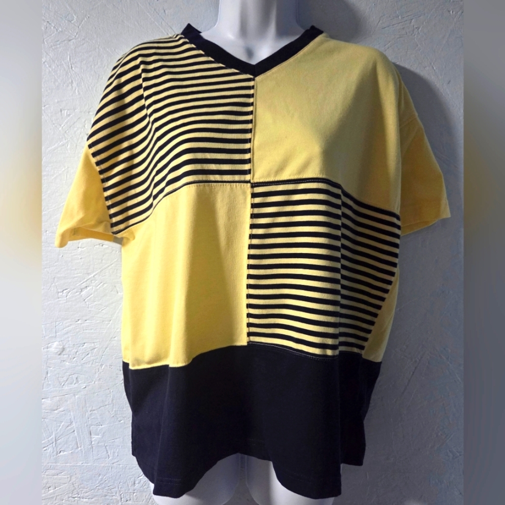 Vintage 80s Bold Spirit Yellow & Navy V-neck Tee - PL